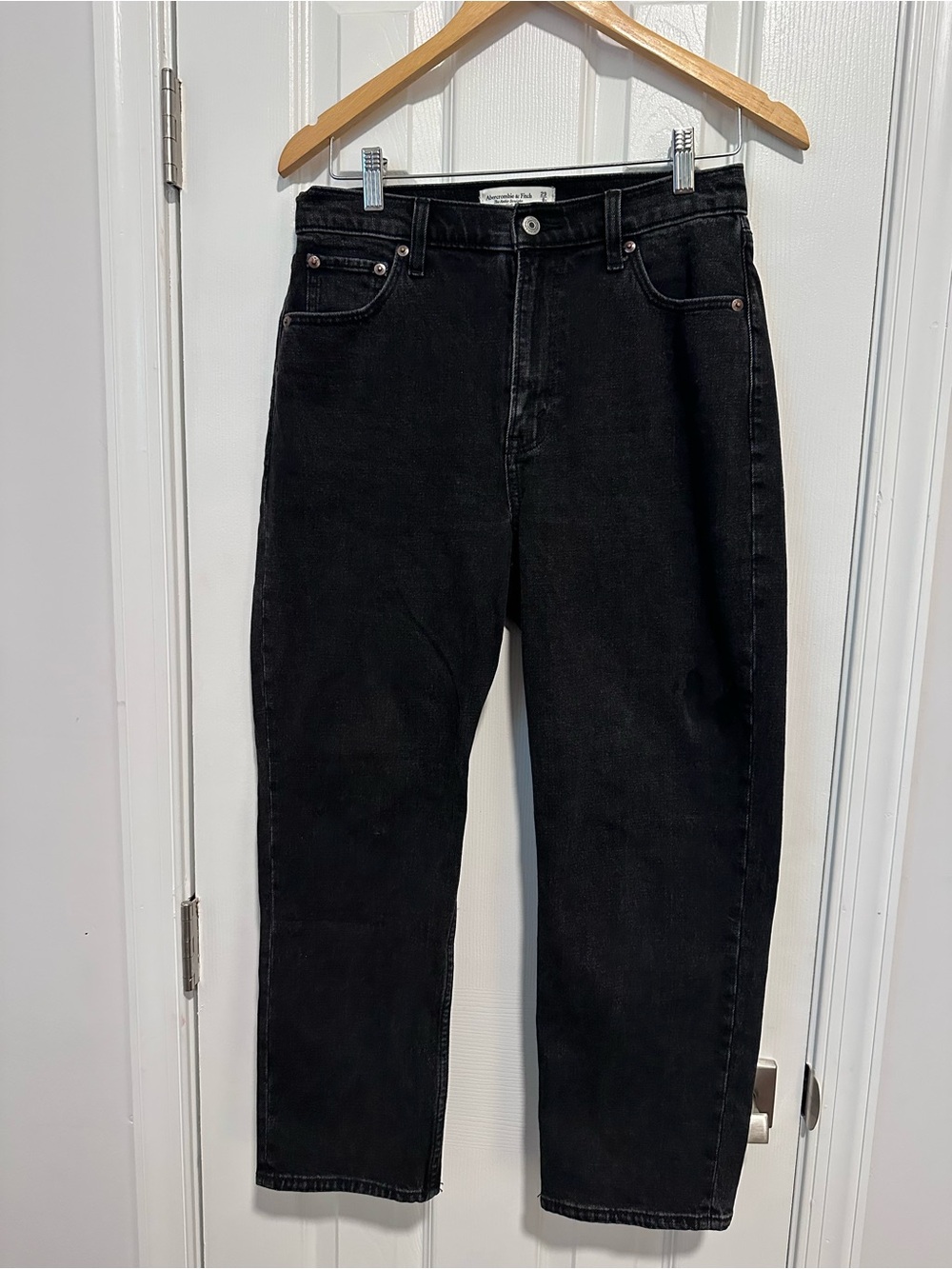 WoMen's curve love Abercrombie and Fitch Black Straight-Leg Jeans sz 29 short